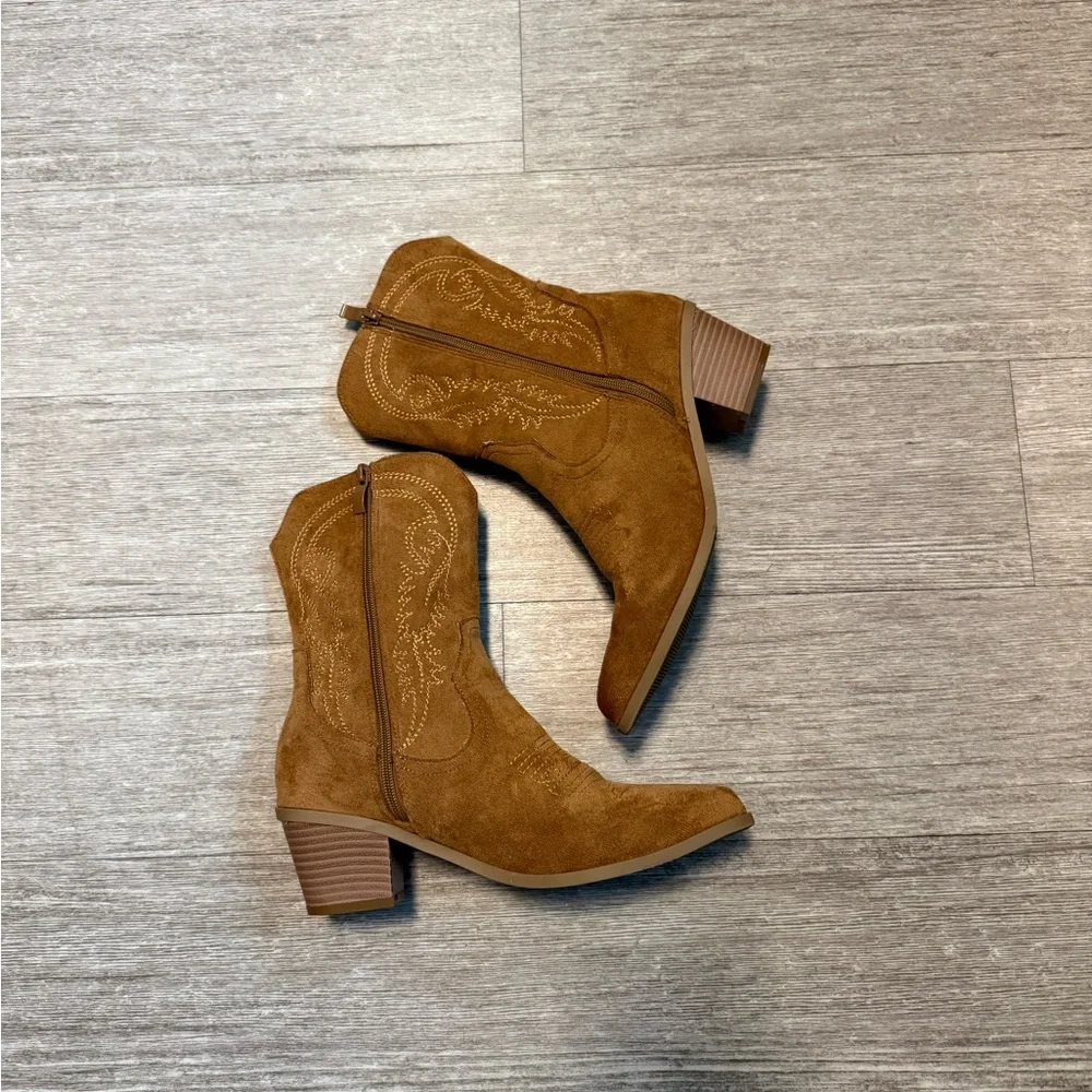 Styleloop Khaki Faux Suede Western Ankle Boots - Picture 5 of 10